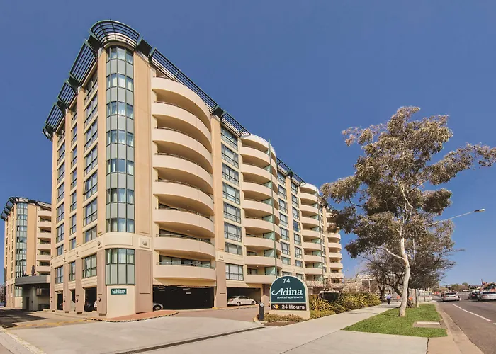 Resort: Adina Serviced Apartments Canberra James Court